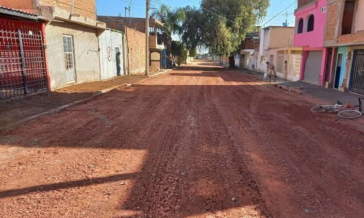 Con el programa Vialidades PotoSÍnas, el Gobierno de la Capital también rehabilita redes de drenaje y eléctricas en colonias