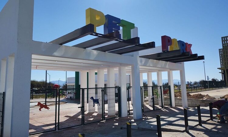 Gobierno del cambio cumple a familias del Altiplano con inauguración del parque Las Camelias