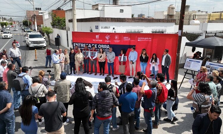 Alcalde Enrique Galindo cumple compromiso, entrega a vecinos la calle García Diego completamente rehabilitada