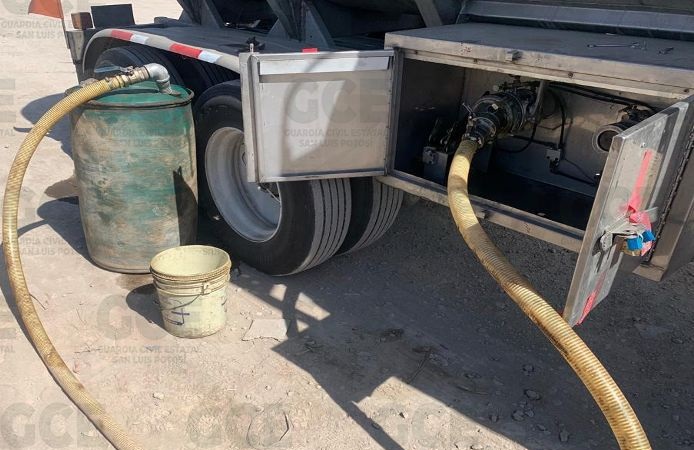 Guardia Civil Estatal detiene a masculino por probable robo de tractocamión y 100 litros de gasolina
