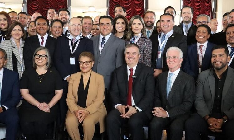 Alcalde Enrique Galindo establece alianzas para atraer inversiones y desarrollo económico a SLP, al iniciar gira por Los Ángeles       