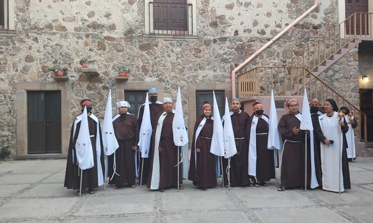 Voces de la Procesión del Silencio en la Biblioteca Central del Estado