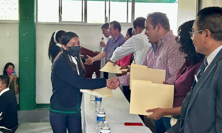 Gobierno de Villa de Reyes le apuesta a la educación.